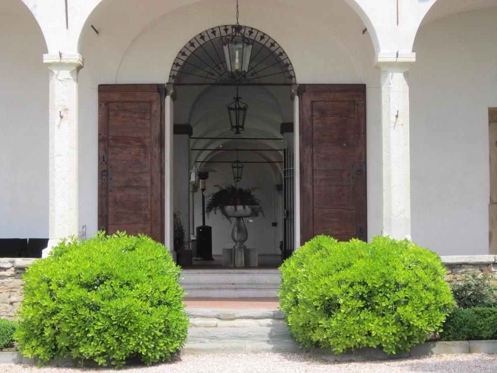 Castello Degli Angeli Hotel Carobbio degli Angeli Exterior foto