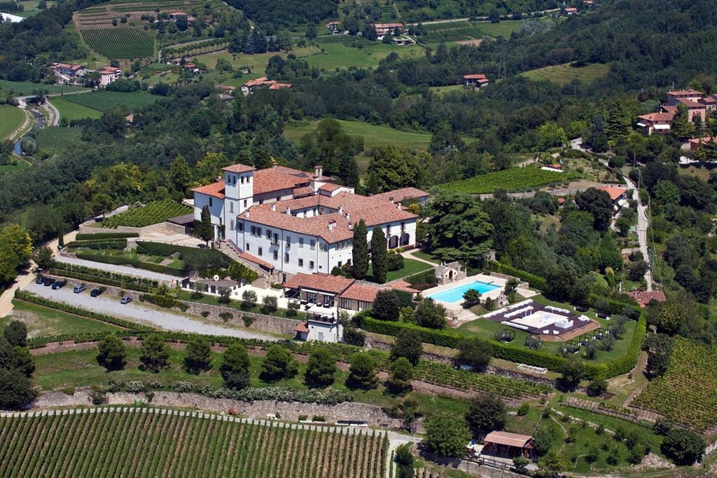 Castello Degli Angeli Hotel Carobbio degli Angeli Exterior foto