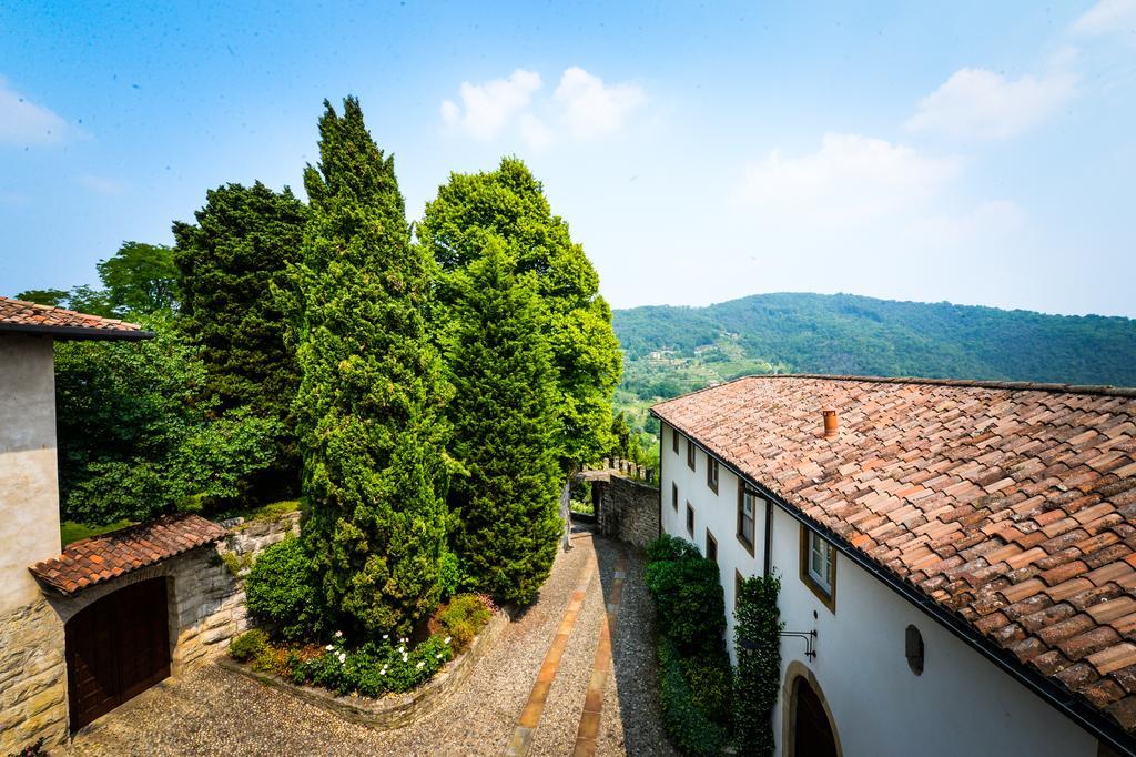 Castello Degli Angeli Hotel Carobbio degli Angeli Exterior foto